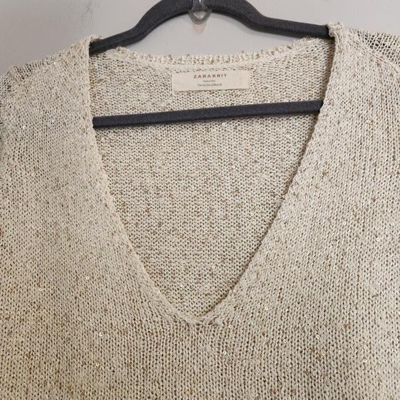 Zara Knit V-Neck Sweater with Gold Shimmer Flecks – Size Large - Picture 9 of 9
